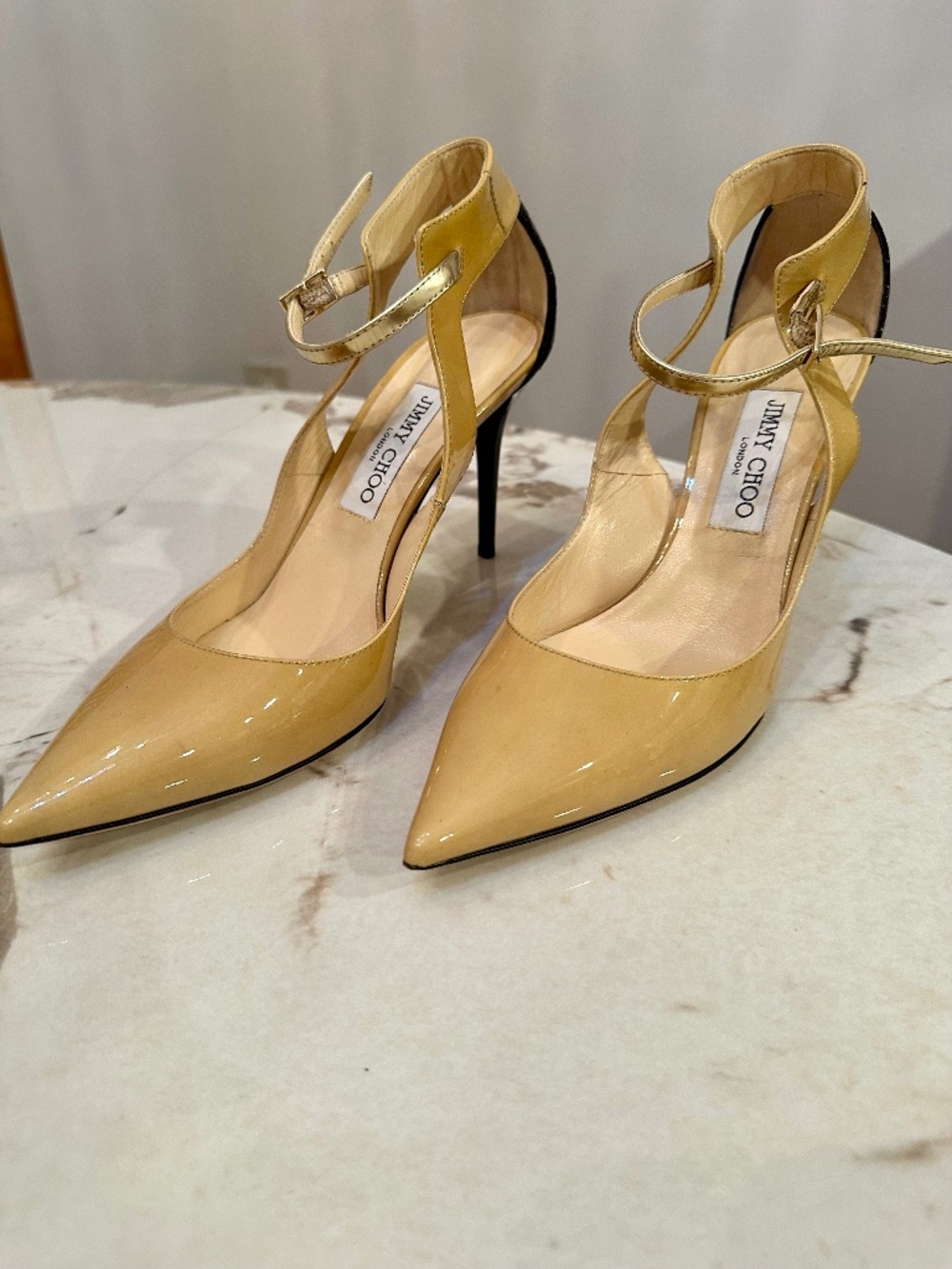 Jimmy Choo cream & tan heels with black snake-embossed heel size 9.5 counter #co